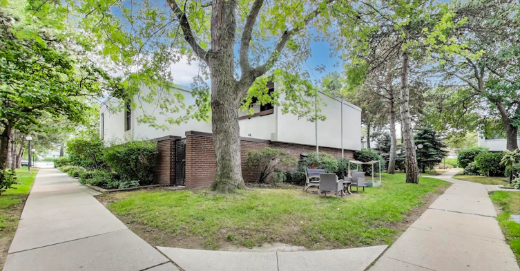 25-400 Woodsworth Road, Toronto, ON, M2L 2T9 - 26