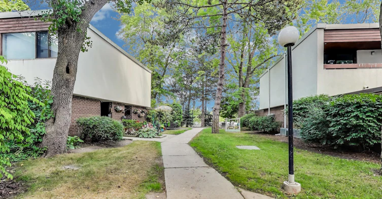25-400 Woodsworth Road, Toronto, ON, M2L 2T9 - 27