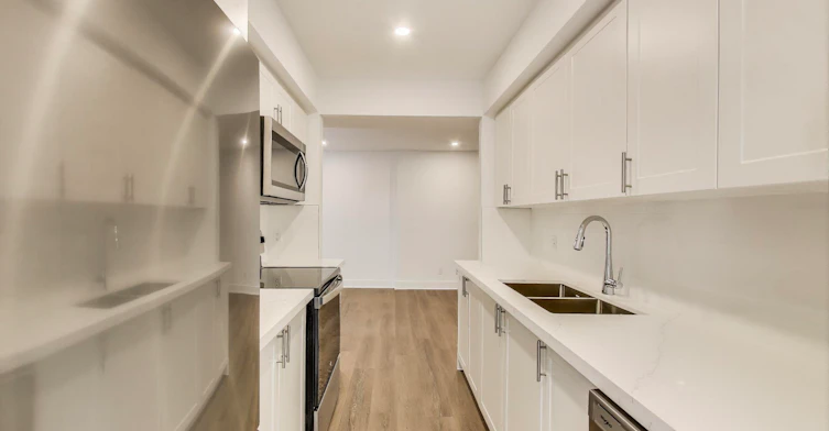 25-400 Woodsworth Road, Toronto, ON, M2L 2T9 - 2