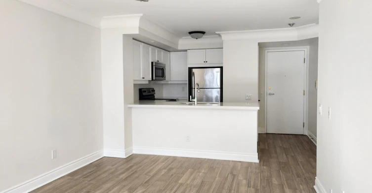 5 Northtown Way, Toronto, ON, M2N 7A1 - 4
