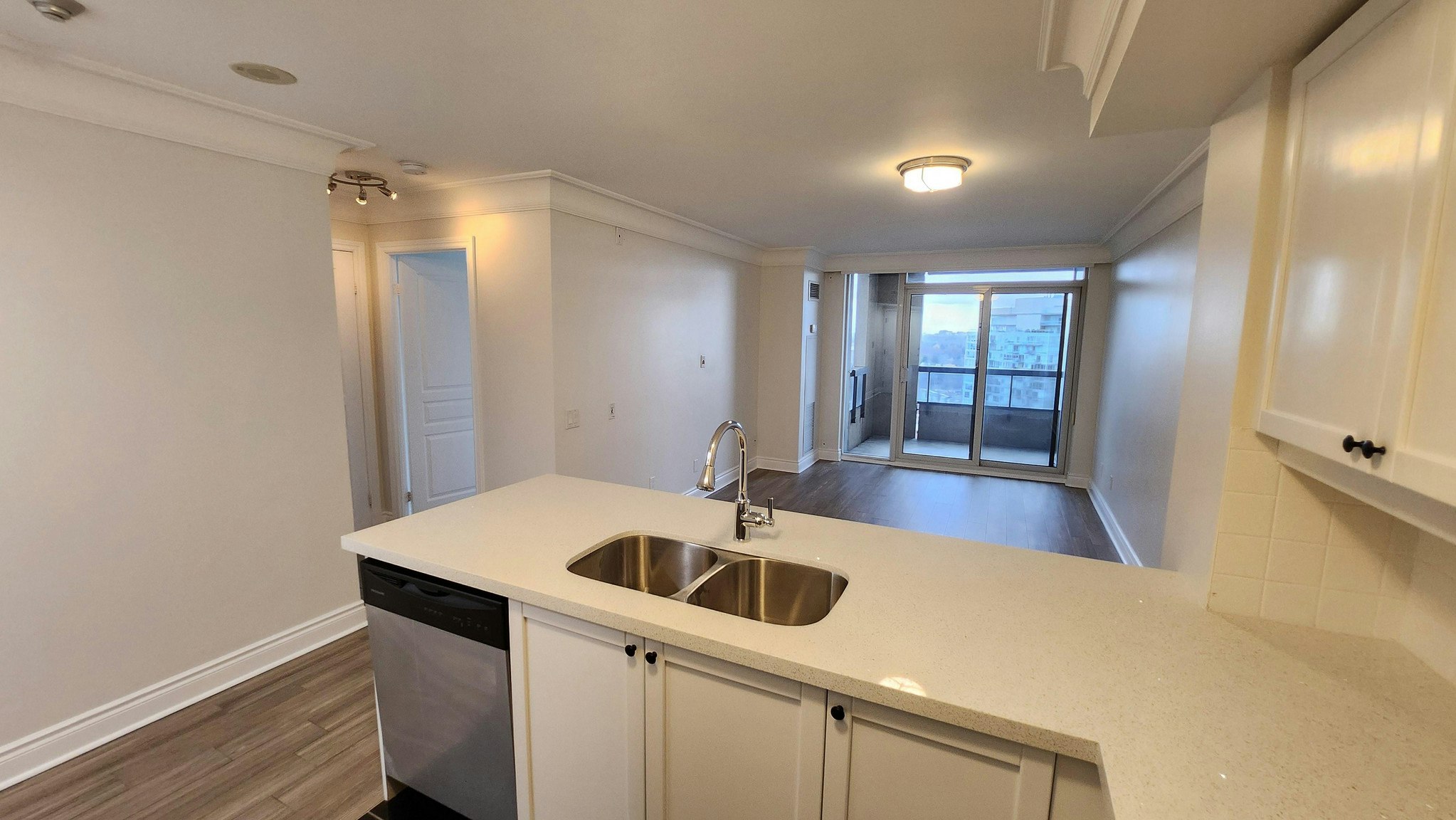5 Northtown Way, Toronto, ON, M2N 7A1 - 3