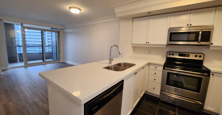 5 Northtown Way, Toronto, ON, M2N 7A1 - 2