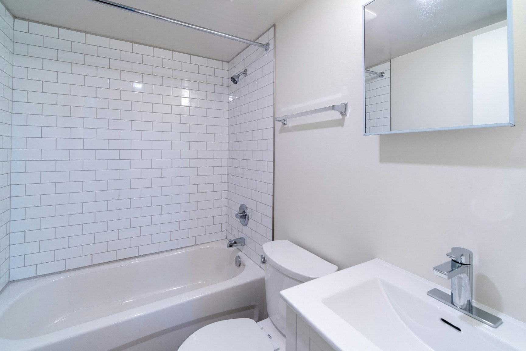 208-125 Croft Street, Victoria, BC, V8V 2E7 - 5