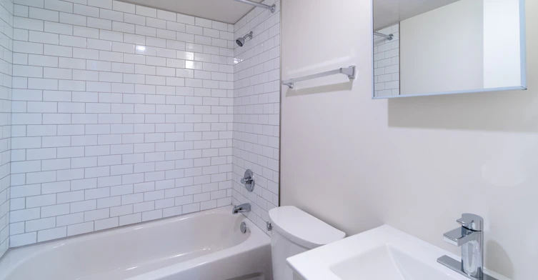 208-125 Croft Street, Victoria, BC, V8V 2E7 - 5