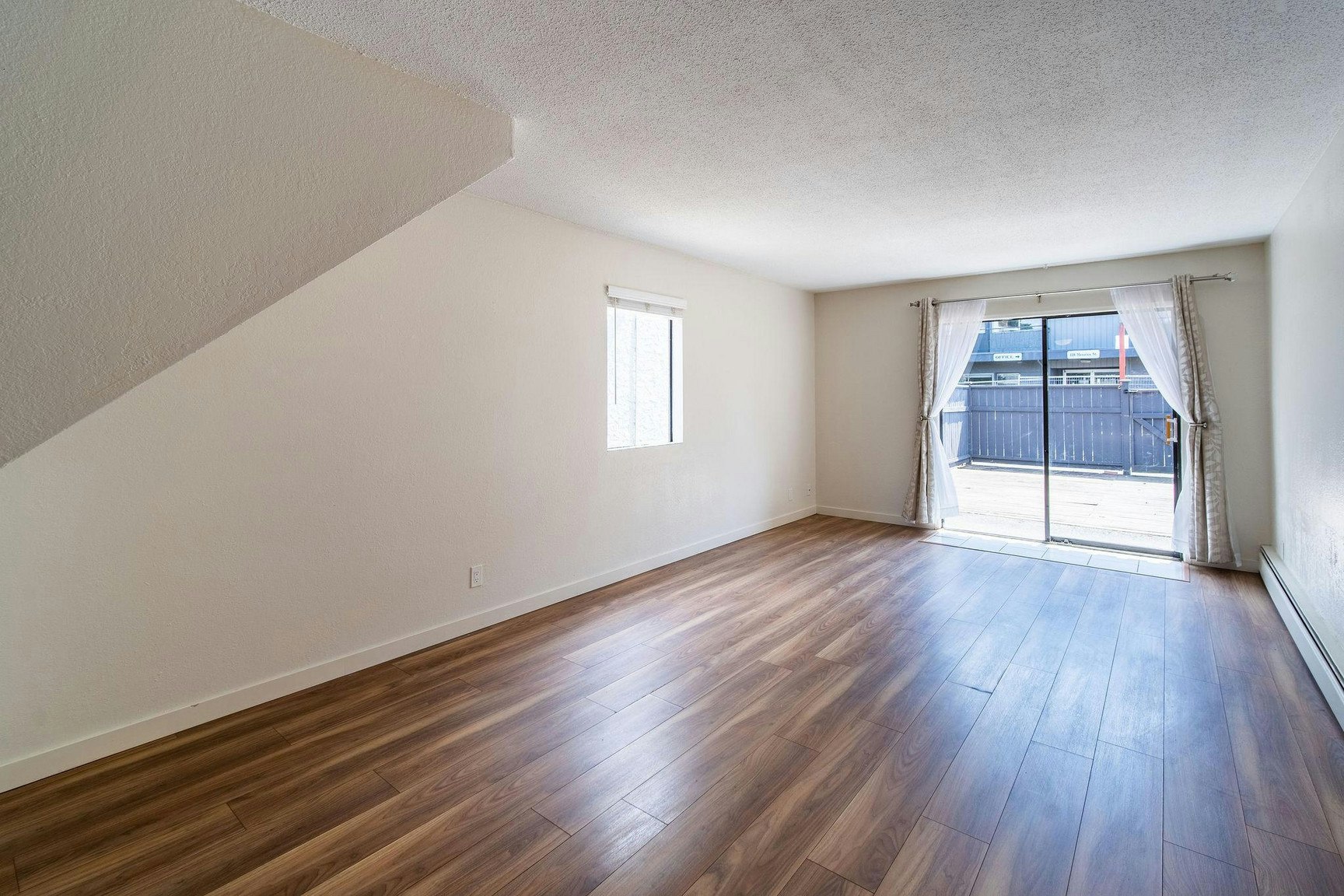 208-125 Croft Street, Victoria, BC, V8V 2E7 - 11