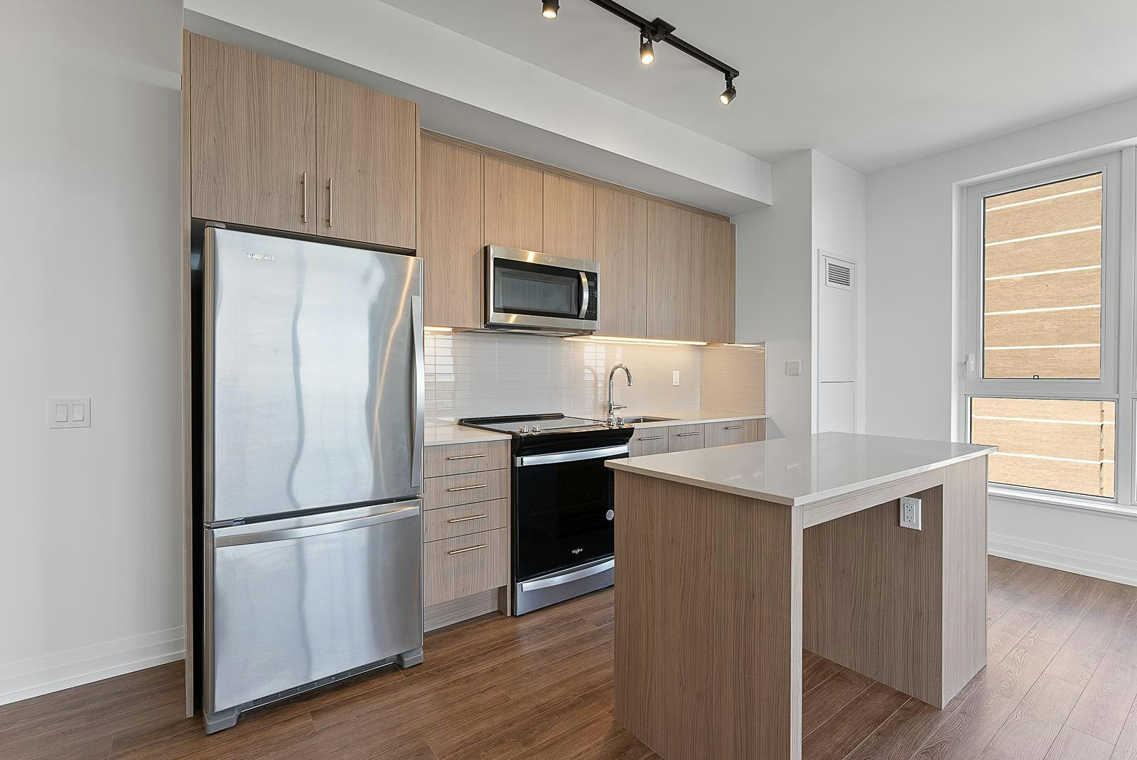 1807-286 Main Street, Toronto, ON, M4C 4X4 - 3