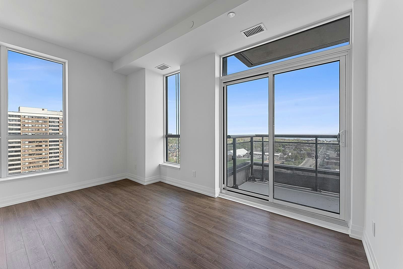 1807-286 Main Street, Toronto, ON, M4C 4X4 - 10