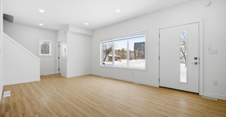 2 Villeneuve Boulevard, Winnipeg, MB, R3V 1C1 - 2