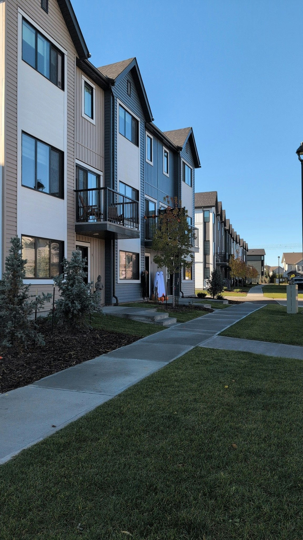 101-2035 Chalmers Way Southwest, Edmonton, AB, T6W 1A7 - 2