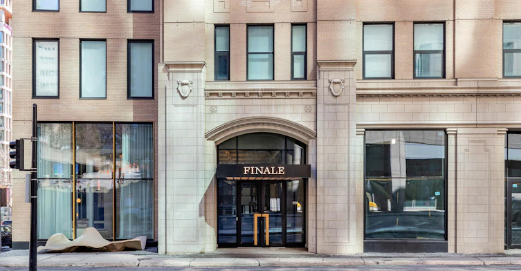950 Saint Antoine Rue O, Montréal, QC, H3C 1A8 - 26