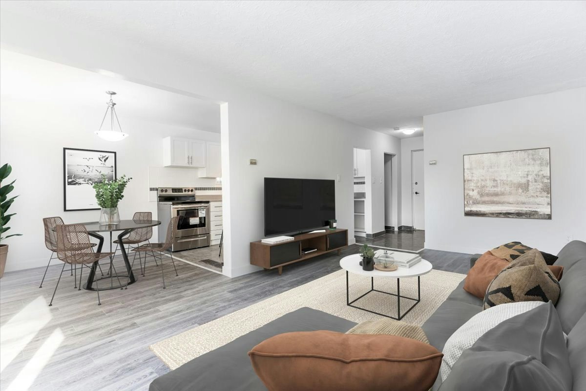 75 Bridesburg Drive, Toronto, ON, M9R 3S4 - 4