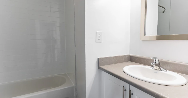 75 Bridesburg Drive, Toronto, ON, M9R 3S4 - 11