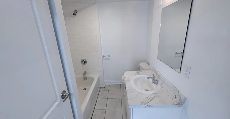 3P-130 St. Joseph's Drive, Hamilton, ON, L8N 2E8 - 4