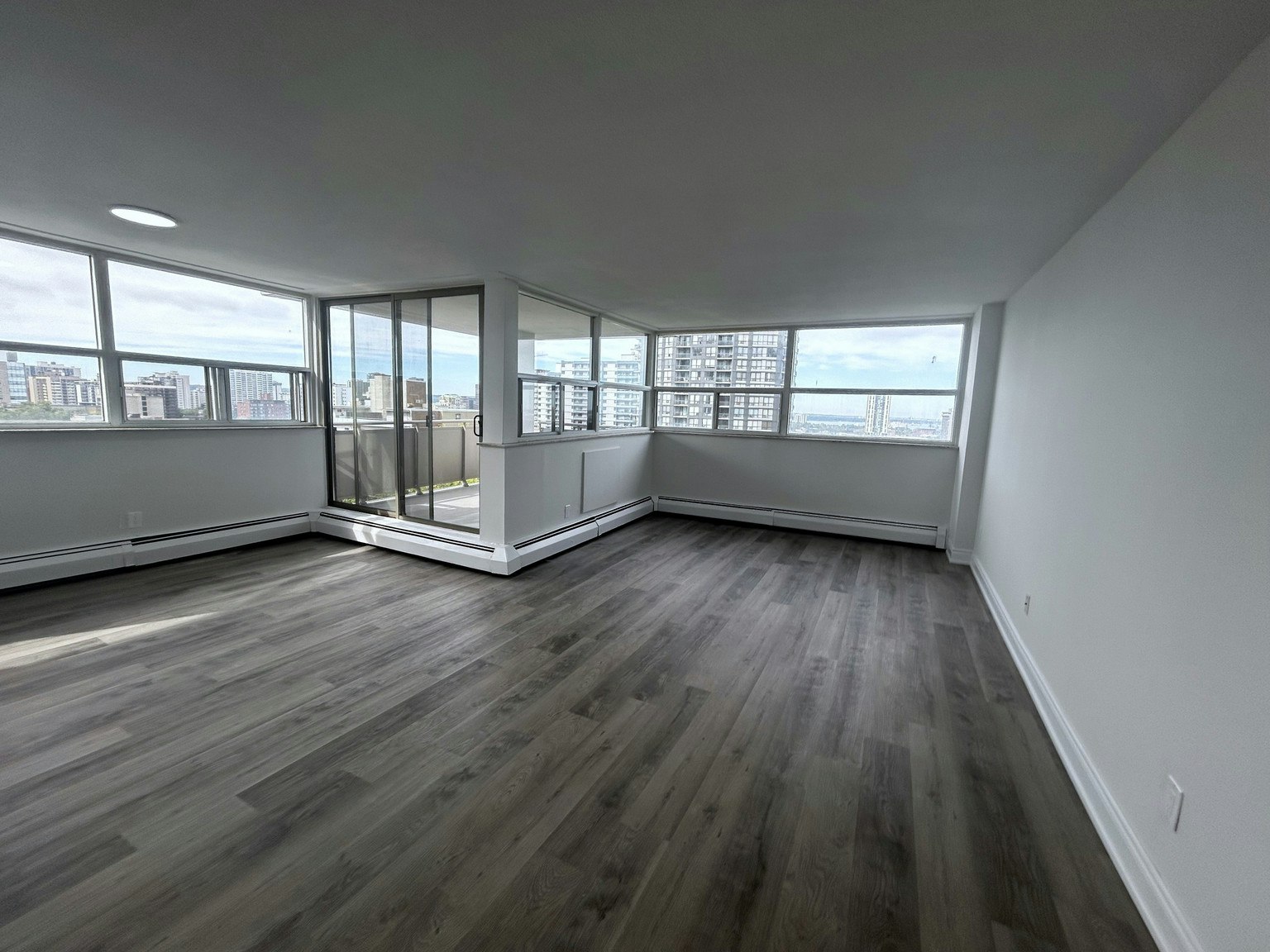 105-130 St. Joseph's Drive, Hamilton, ON, L8N 2E8