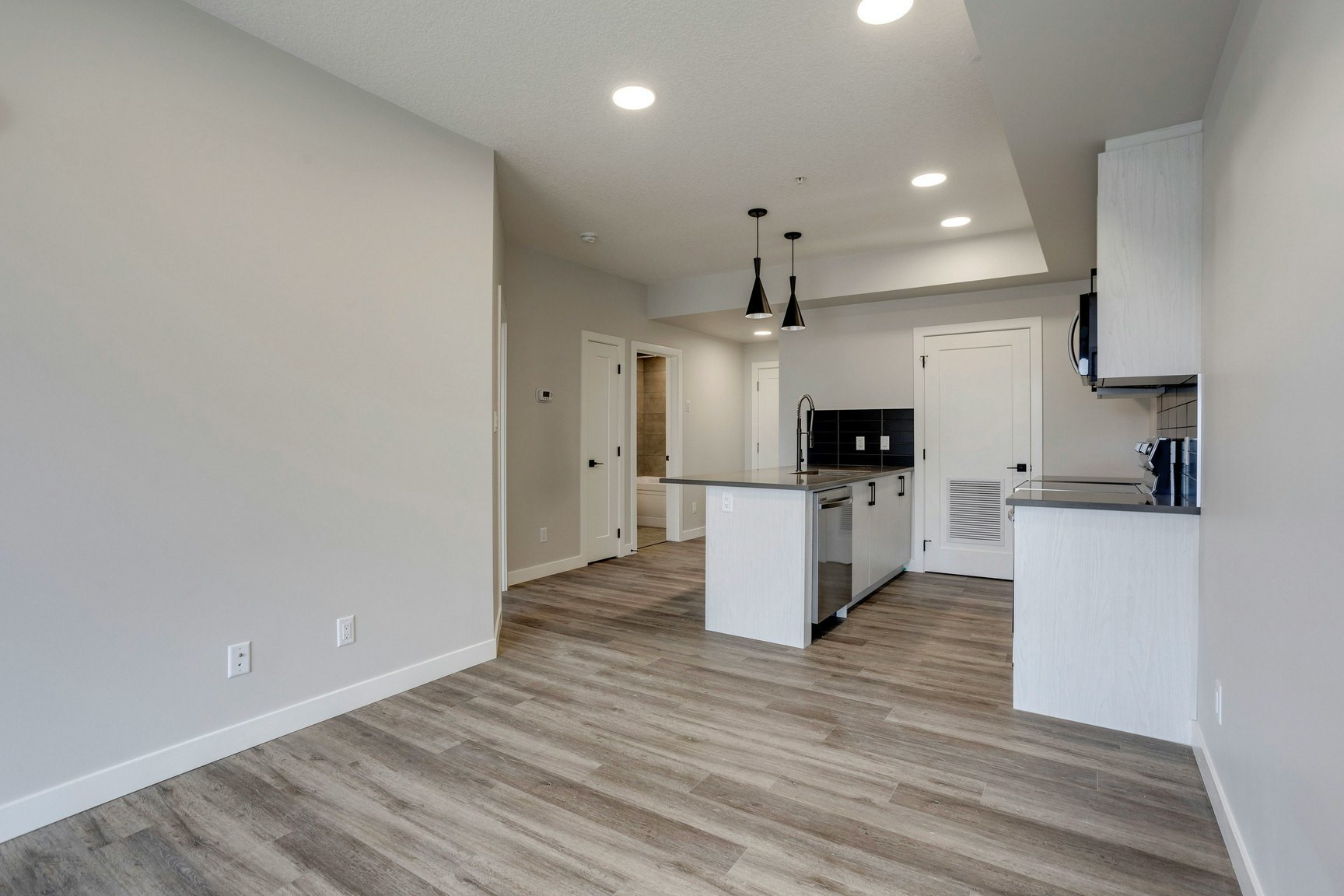 612-10119 85 Avenue NW, Edmonton, AB, T6E 2K1 - 8