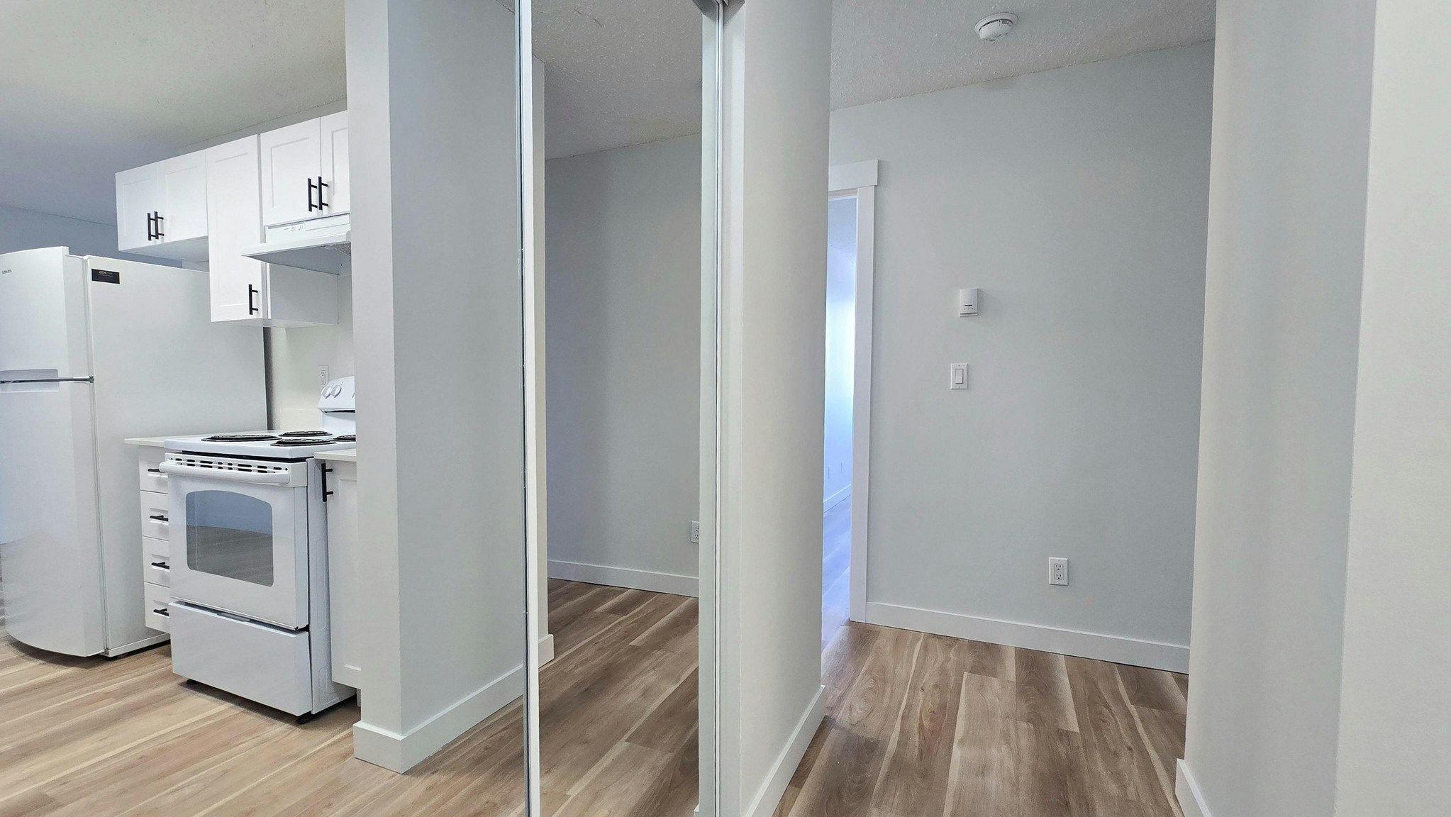 Premium-140 Harrow Circle NW, Edmonton, AB, T5A 4H7 - 4