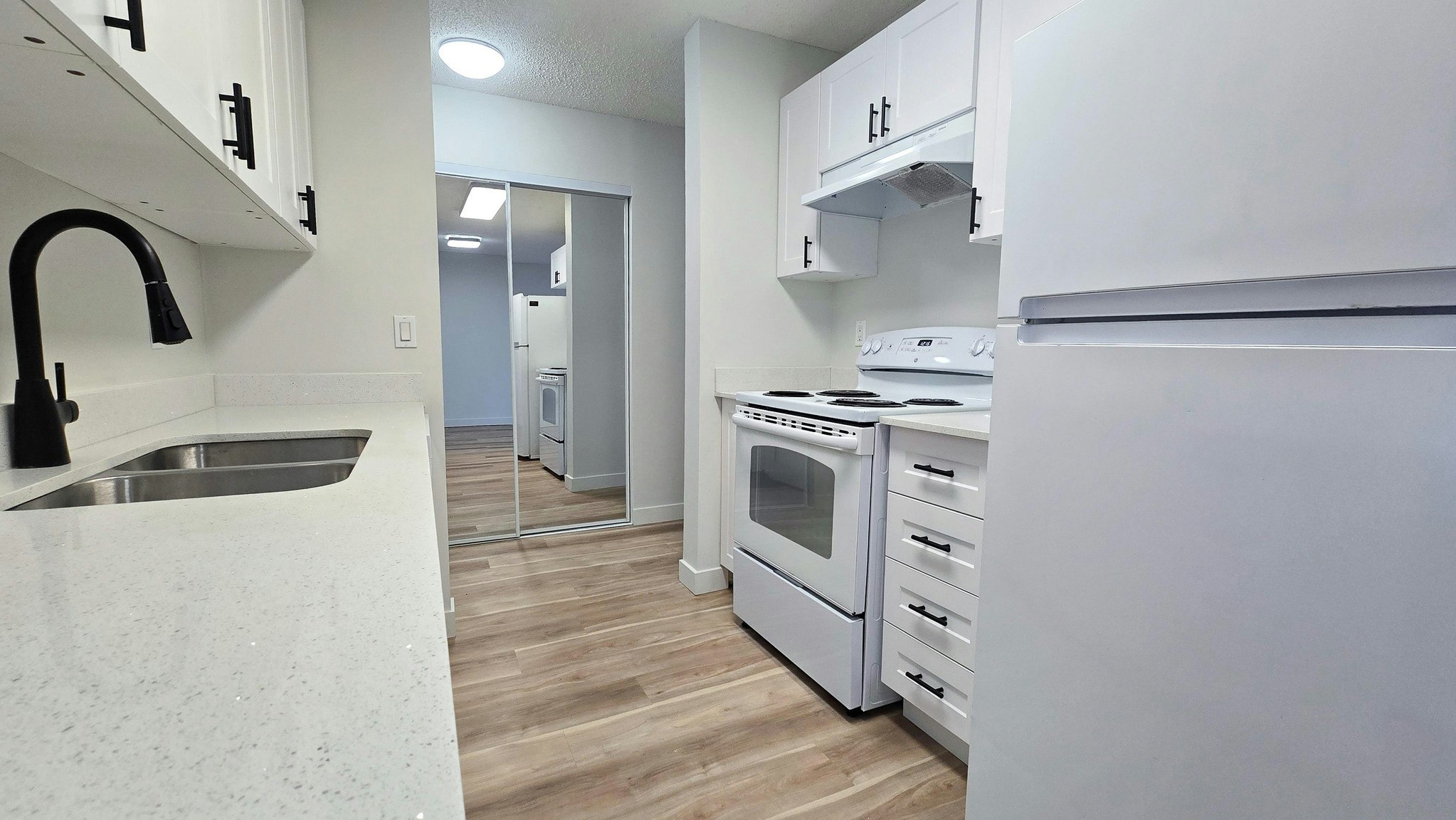 Premium-140 Harrow Circle NW, Edmonton, AB, T5A 4H7