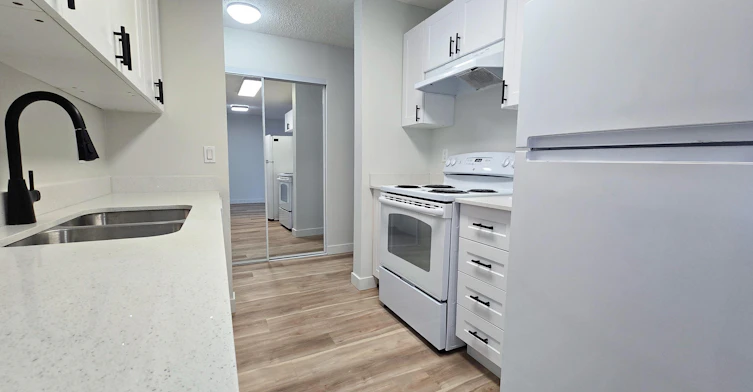 Premium-140 Harrow Circle NW, Edmonton, AB, T5A 4H7