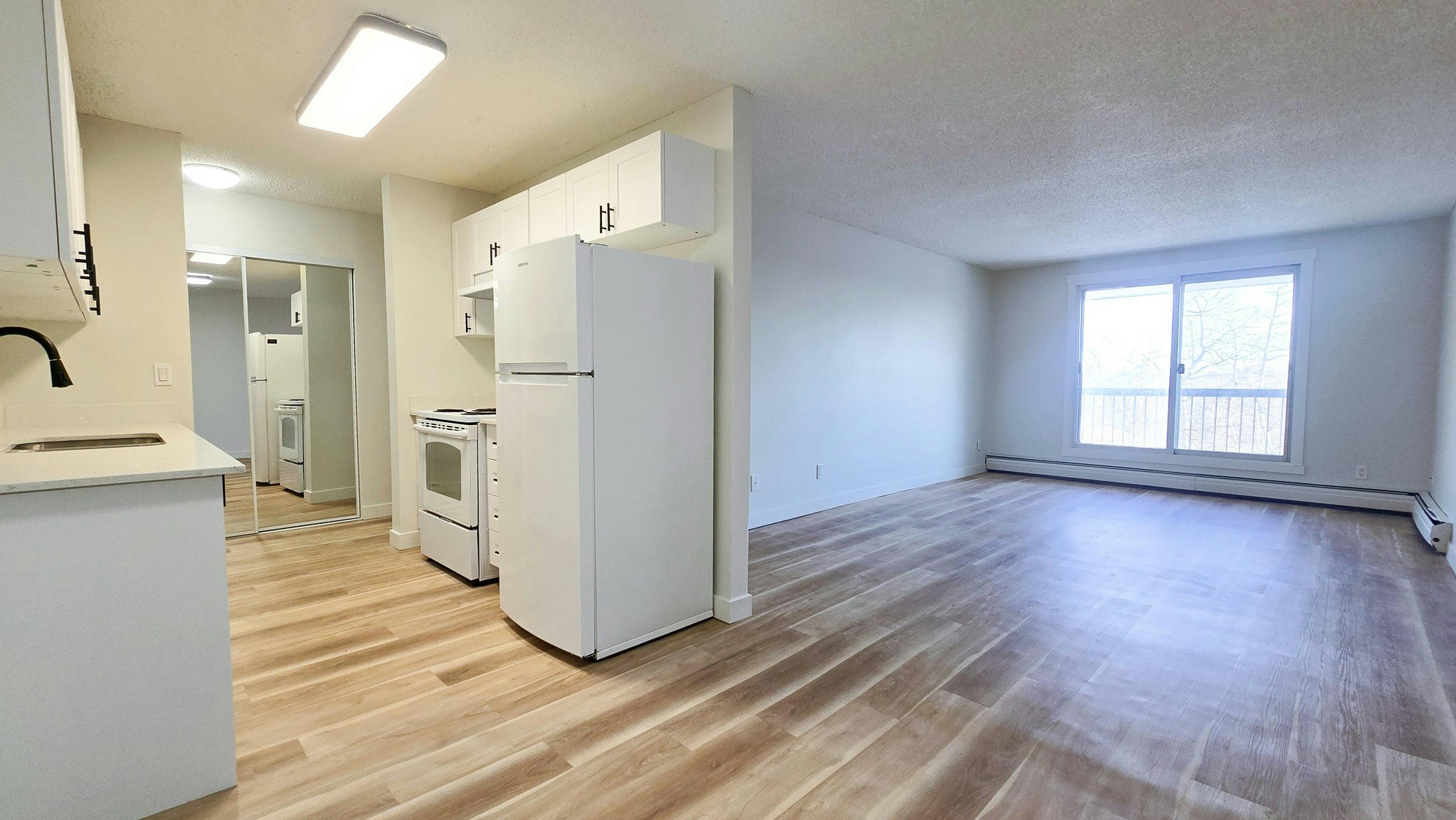 Premium-140 Harrow Circle NW, Edmonton, AB, T5A 4H7 - 2