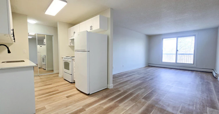 Premium-140 Harrow Circle NW, Edmonton, AB, T5A 4H7 - 2