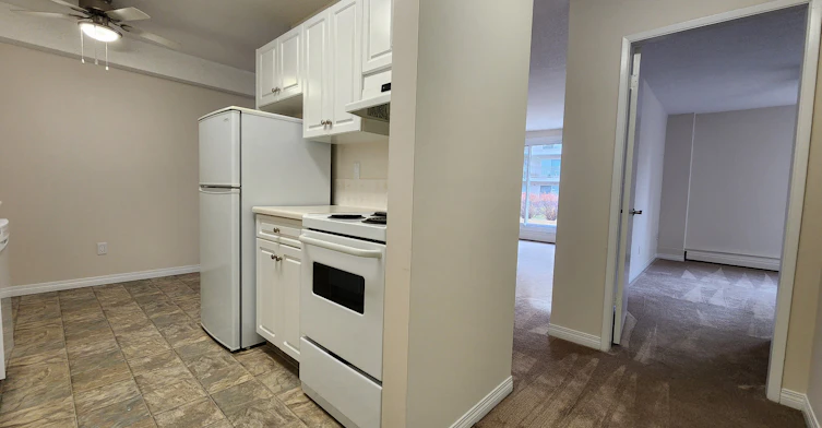 Classic-5045 Whitemud Road, Edmonton, AB, T6H 4Y7 - 3