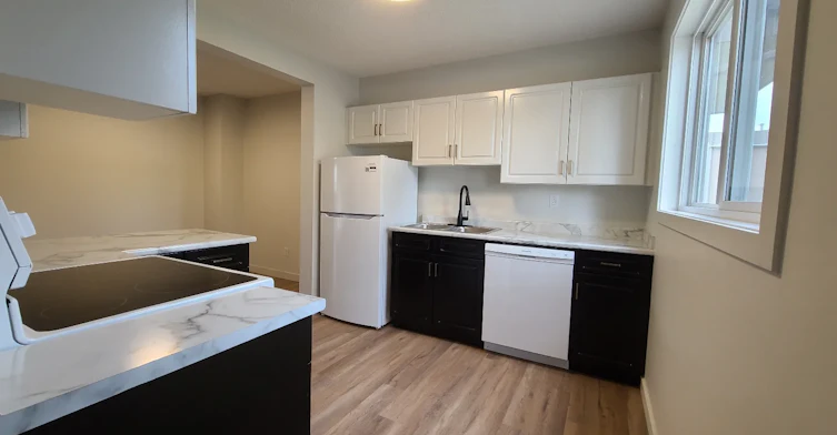 Classic-17815 95 Street, Edmonton, AB, T5Z 2G7