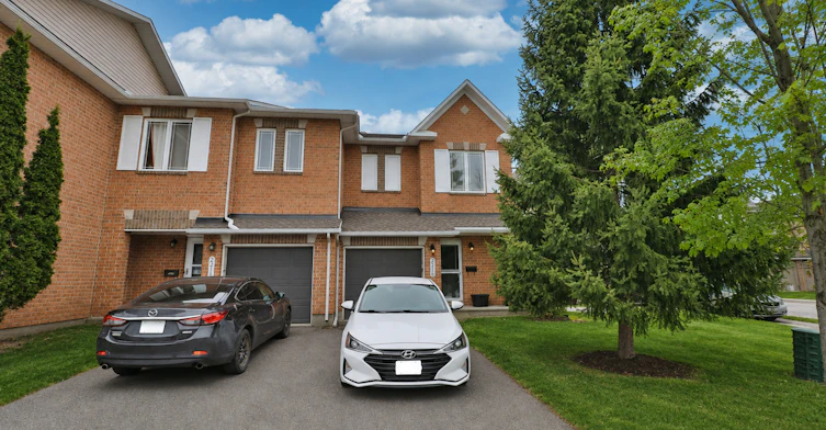 2216 Brockstone Cr, Ottawa, ON, K4A 4V4