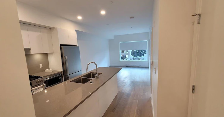 2666 Duke Street, Vancouver, BC, V5R 4S9 - 2