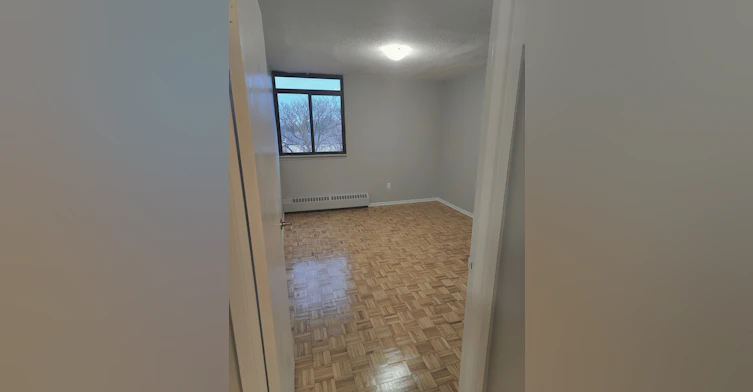 770 Hager Avenue, Burlington, ON, L7S 1X1 - 3