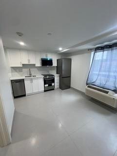 Studio-220 Cannon Street East, Hamilton, ON, L8L 2B1