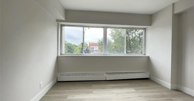 5311 Sherbrooke Ouest, Montréal, QC, H4A 1V3
