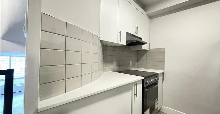 Line 11-2121 Tupper Street, Montréal, QC, H3H 1P1 - 2