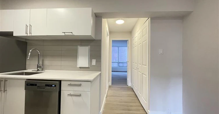 Line 11-2121 Tupper Street, Montréal, QC, H3H 1P1 - 8