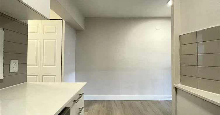 Line 11-2121 Tupper Street, Montréal, QC, H3H 1P1 - 12