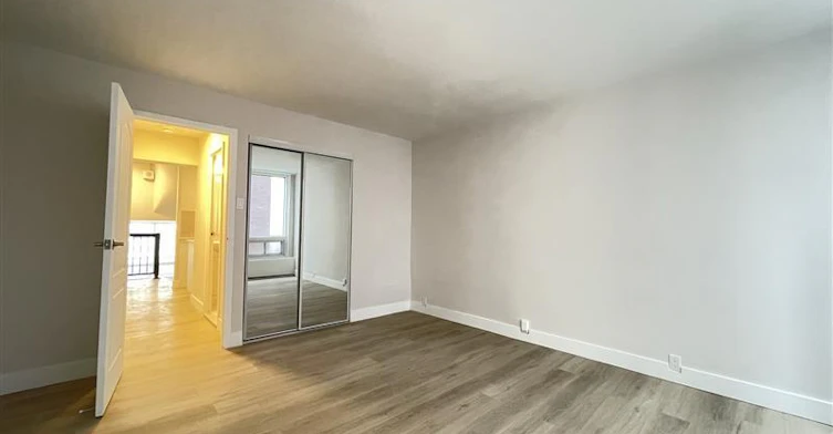Line 11-2121 Tupper Street, Montréal, QC, H3H 1P1 - 17