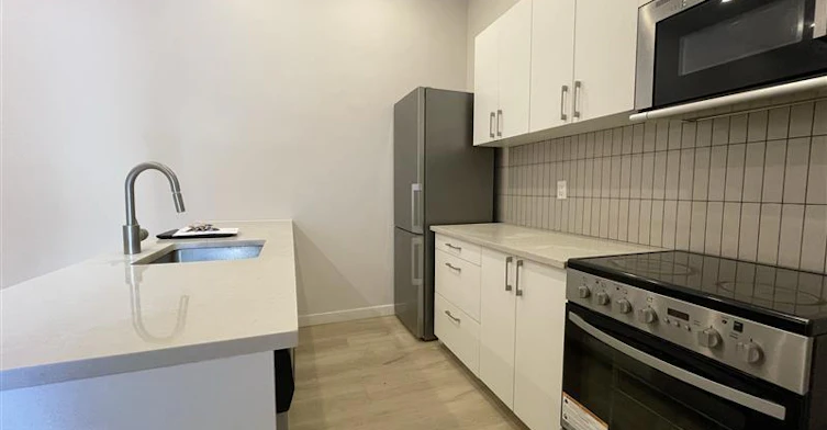 Line 10-2121 Tupper Street, Montréal, QC, H3H 1P1 - 9