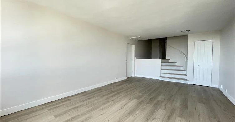 Line 08-2121 Tupper Street, Montréal, QC, H3H 1P1