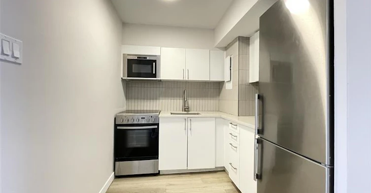 Line 05-2121 Tupper Street, Montréal, QC, H3H 1P1 - 3