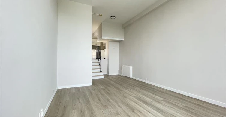 Line 12-2121 Tupper Street, Montréal, QC, H3H 1P1