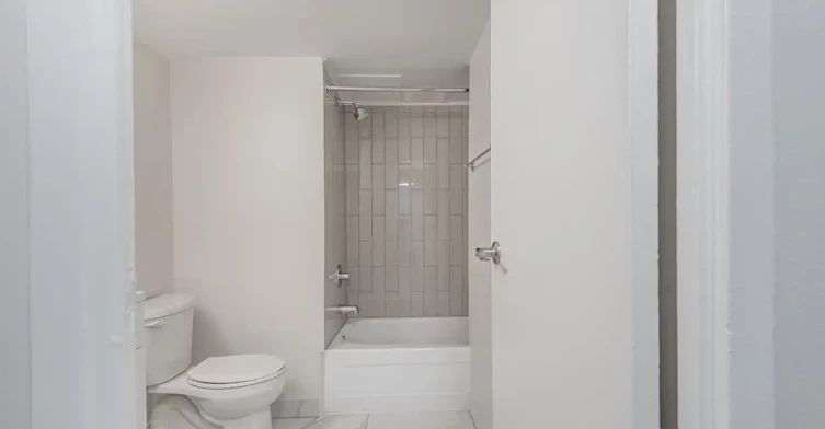 Line 13-2121 Tupper Street, Montréal, QC, H3H 1P1 - 7