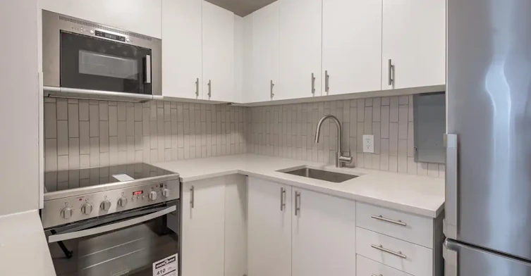 Line 13-2121 Tupper Street, Montréal, QC, H3H 1P1 - 3