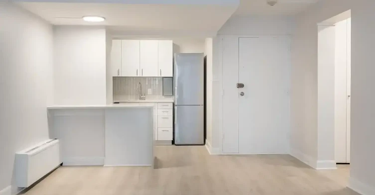 Line 13-2121 Tupper Street, Montréal, QC, H3H 1P1 - 2