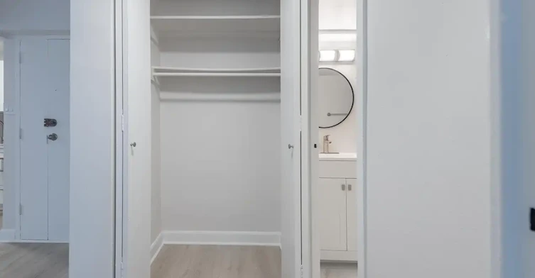 Line 13-2121 Tupper Street, Montréal, QC, H3H 1P1 - 8