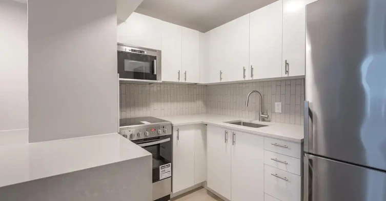 Line 13-2121 Tupper Street, Montréal, QC, H3H 1P1 - 4