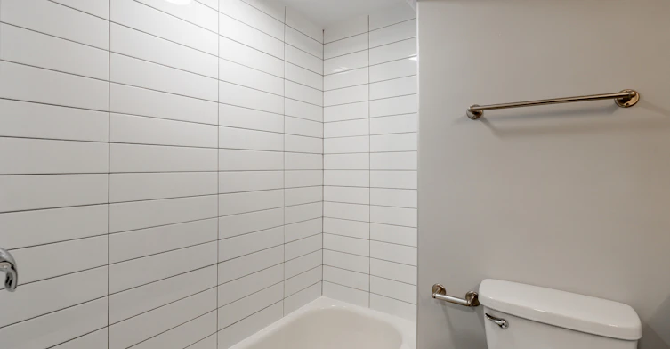 300-5765 Cote St Luc Road, Hampstead, QC, H3X 2E5 - 6