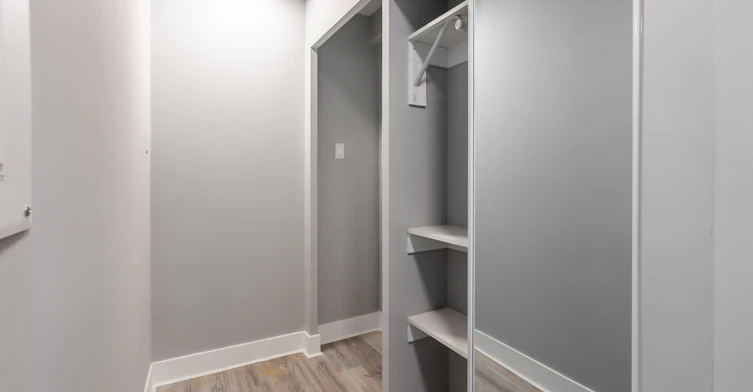 300-5765 Cote St Luc Road, Hampstead, QC, H3X 2E5 - 9