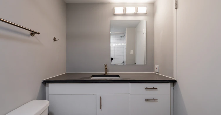 300-5765 Cote St Luc Road, Hampstead, QC, H3X 2E5 - 7