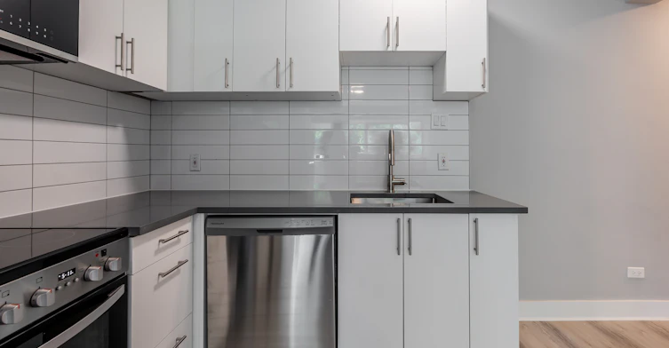 300-5765 Cote St Luc Road, Hampstead, QC, H3X 2E5 - 15
