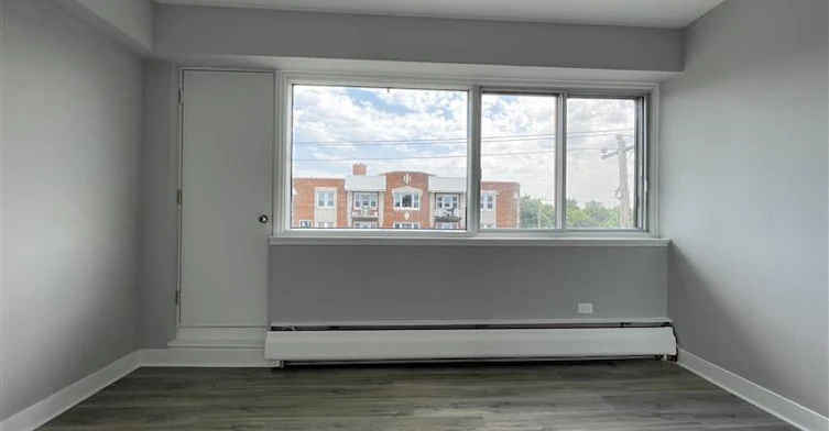 402-5765 Cote St Luc Road, Hampstead, QC, H3X 2E5 - 5