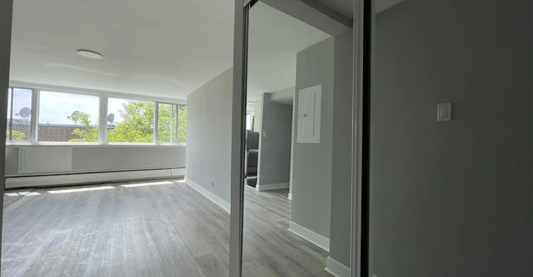 402-5765 Cote St Luc Road, Hampstead, QC, H3X 2E5 - 12